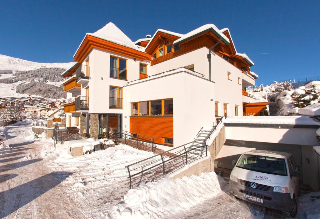 Hotel Lukas Fiss Exterior foto